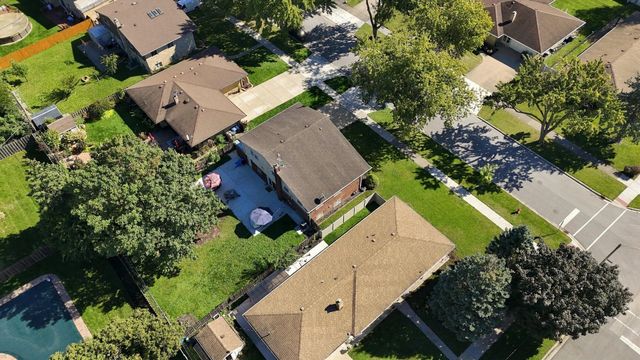 574 W Millers Road, Des Plaines, IL 60016