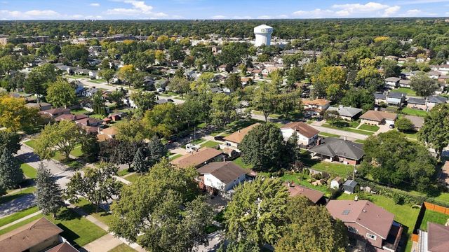 574 W Millers Road, Des Plaines, IL 60016