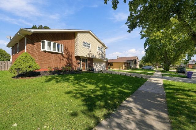 574 W Millers Road, Des Plaines, IL 60016