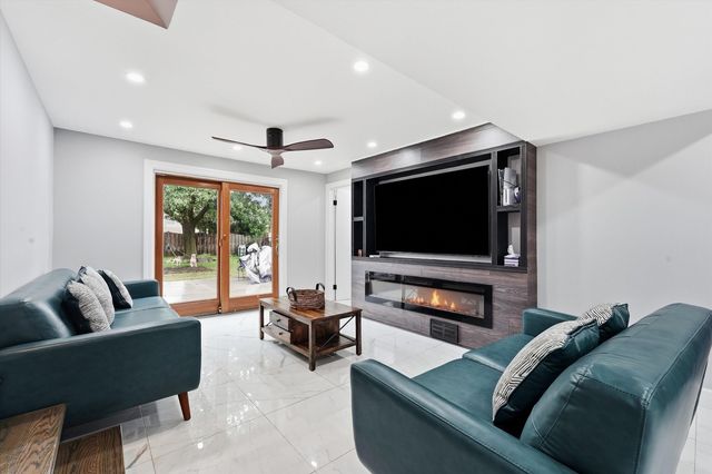 574 W Millers Road, Des Plaines, IL 60016