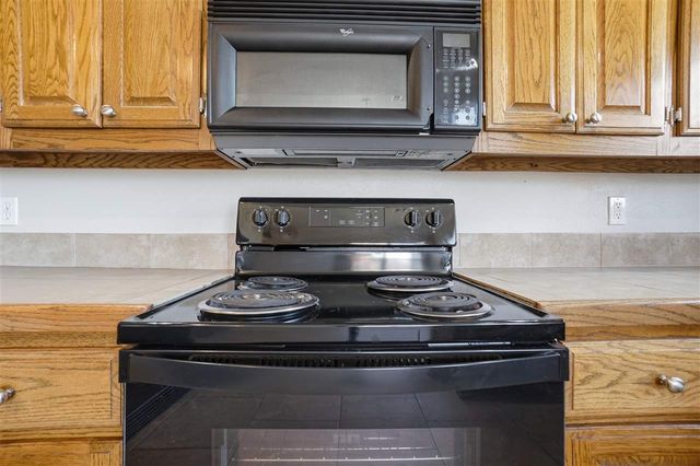 307 SE Camelot Dr, Lawton, OK 73501