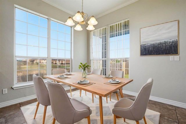 307 SE Camelot Dr, Lawton, OK 73501