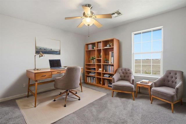 307 SE Camelot Dr, Lawton, OK 73501