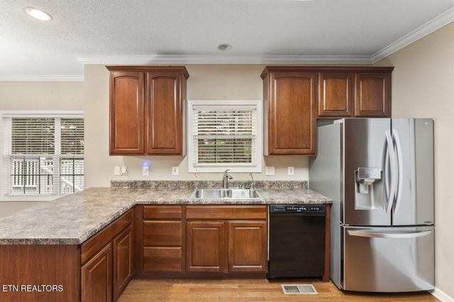 492 Glenshire Lane, Lenoir City, TN 37771