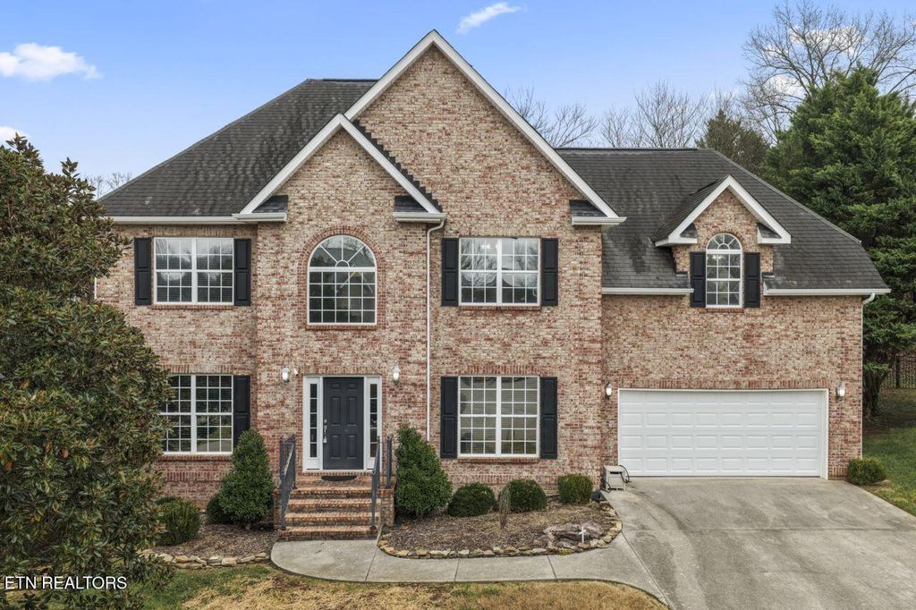 492 Glenshire Lane, Lenoir City, TN 37771