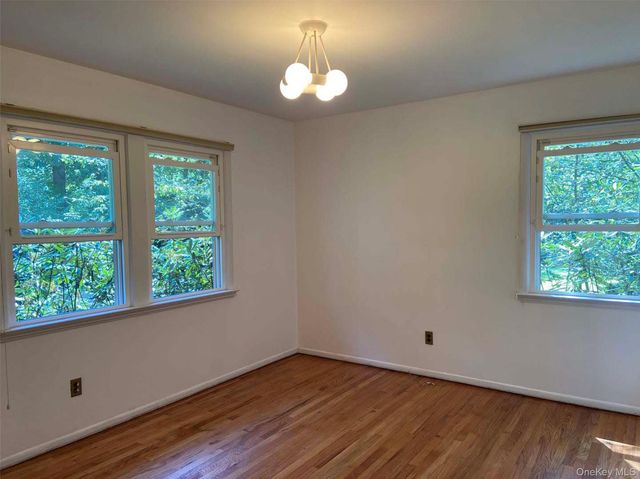 2 Livingston Road, Scarsdale, NY 10583