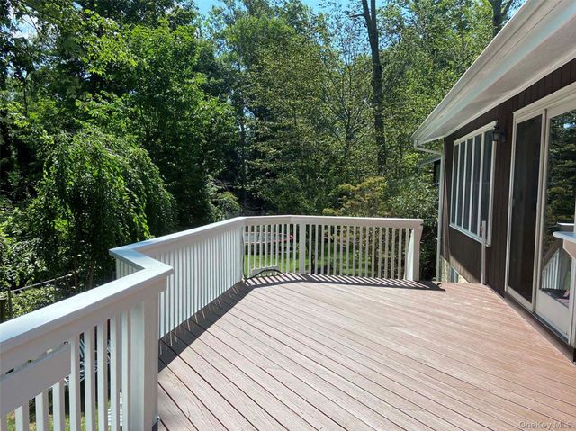 2 Livingston Road, Scarsdale, NY 10583