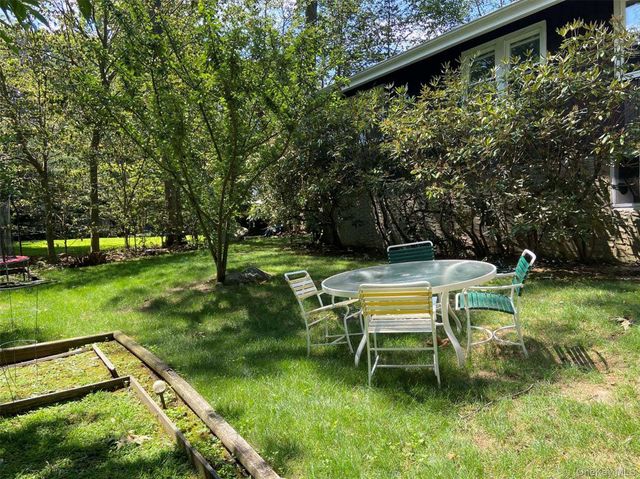 2 Livingston Road, Scarsdale, NY 10583