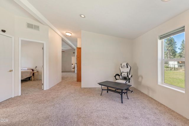 52555 Railroad Street, La Pine, OR 97739