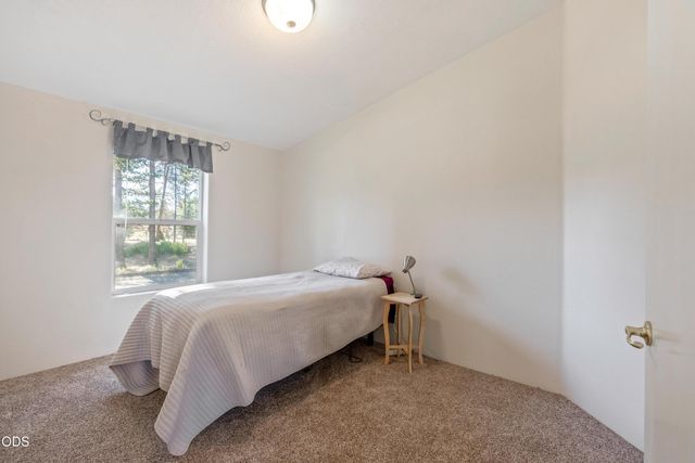 52555 Railroad Street, La Pine, OR 97739