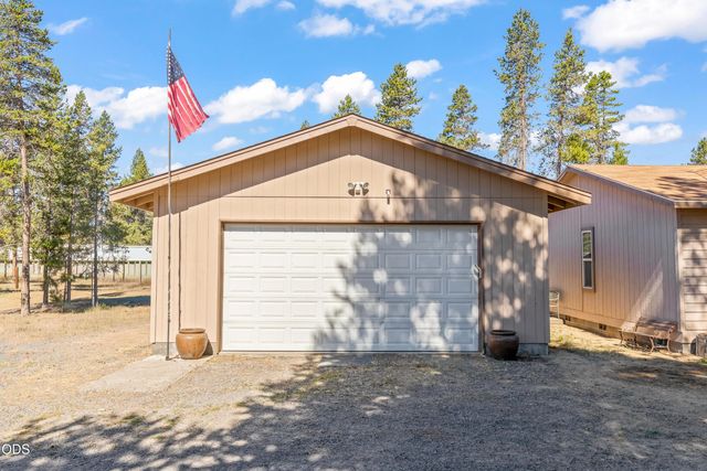 52555 Railroad Street, La Pine, OR 97739