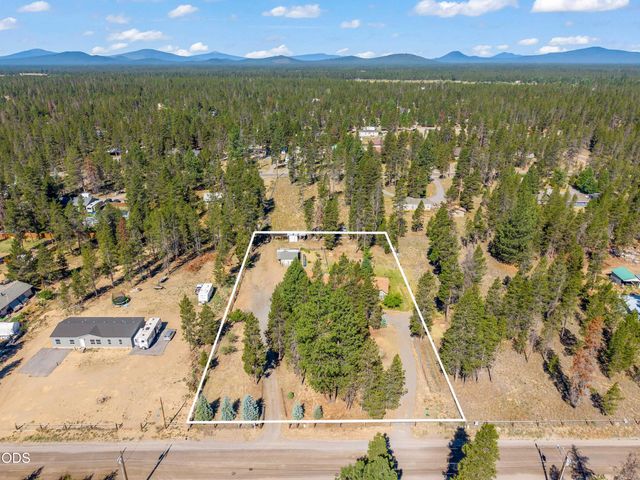 52555 Railroad Street, La Pine, OR 97739