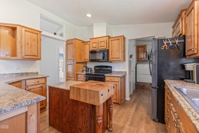 52555 Railroad Street, La Pine, OR 97739