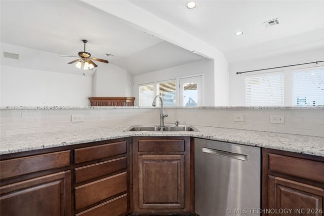 20586 E 47th Street, Broken Arrow, OK 74014