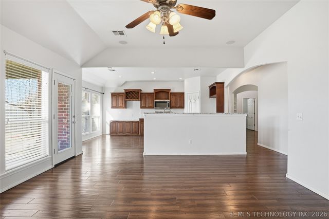 20586 E 47th Street, Broken Arrow, OK 74014