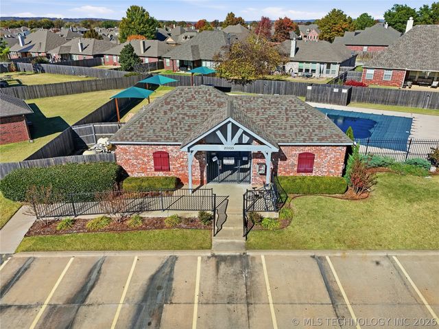 20586 E 47th Street, Broken Arrow, OK 74014