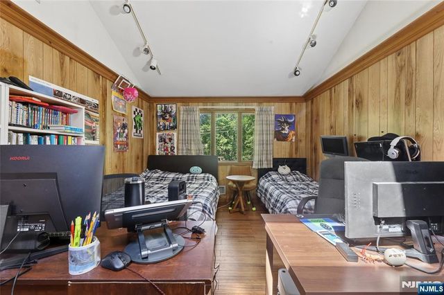 9 Smith Street, Closter, NJ 07624