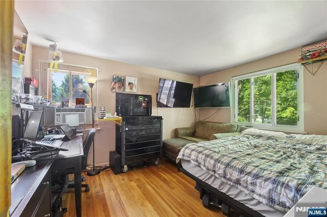 9 Smith Street, Closter, NJ 07624
