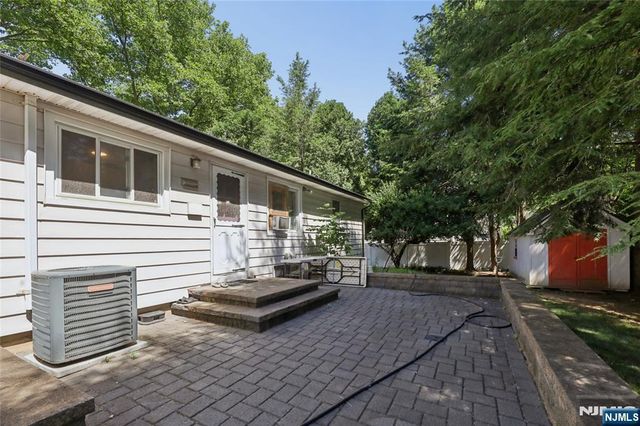 9 Smith Street, Closter, NJ 07624