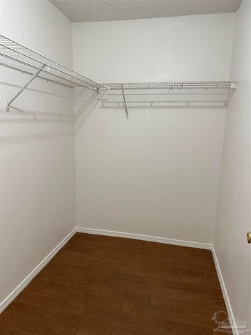 5602 West Shore Dr B, Pensacola, FL 32526