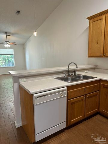 5602 West Shore Dr B, Pensacola, FL 32526
