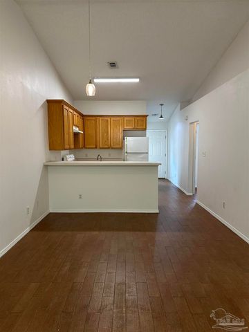 5602 West Shore Dr B, Pensacola, FL 32526