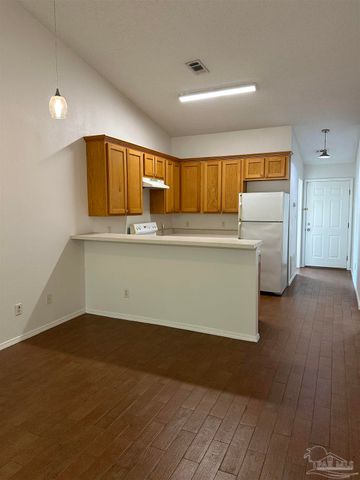5602 West Shore Dr B, Pensacola, FL 32526