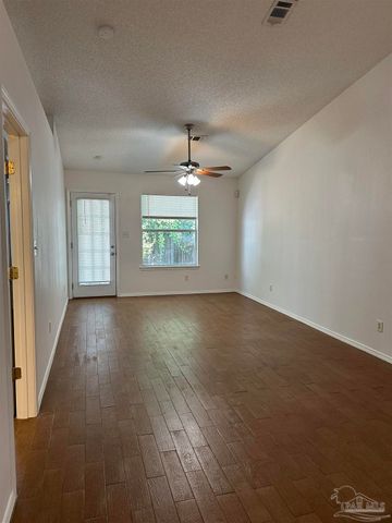 5602 West Shore Dr B, Pensacola, FL 32526