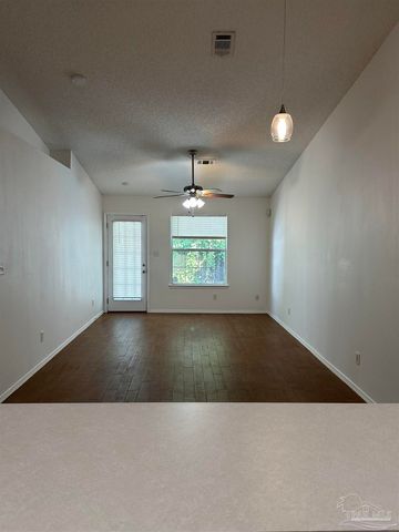 5602 West Shore Dr B, Pensacola, FL 32526