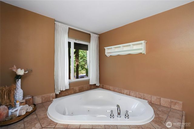 2028 NW Misty Ridge Lane, Silverdale, WA 98383