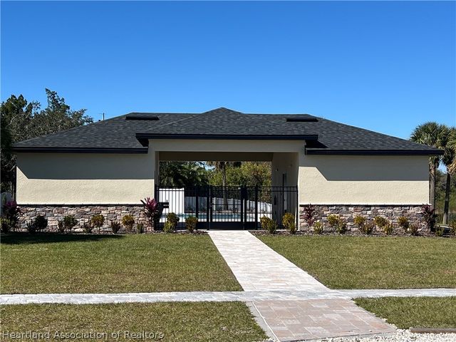 998 Grand Lake Boulevard, Avon Park, FL 33825