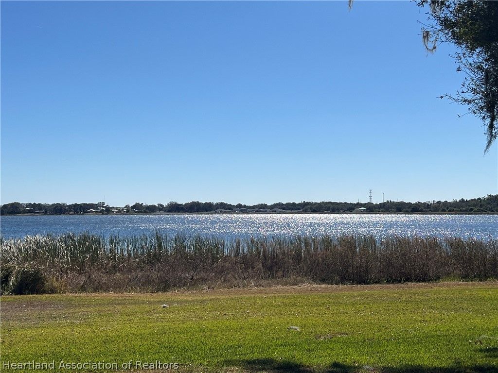 998 Grand Lake Boulevard, Avon Park, FL 33825