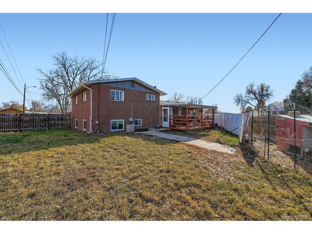 1551 Atwood St, Longmont, CO 80501