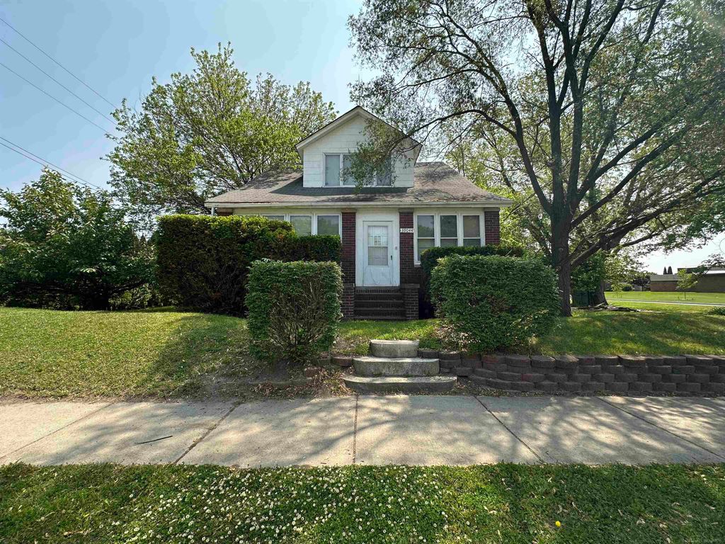 39044 Dodge Park Road, Sterling Heights, MI 48313