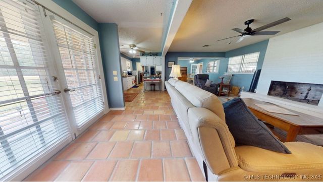 2064 Highway 77 Highway S, Davis, OK 73030