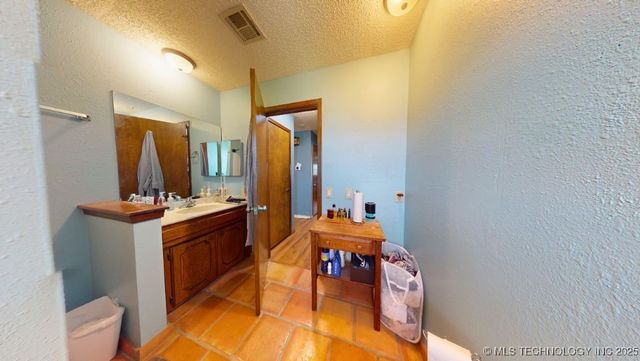 2064 Highway 77 Highway S, Davis, OK 73030