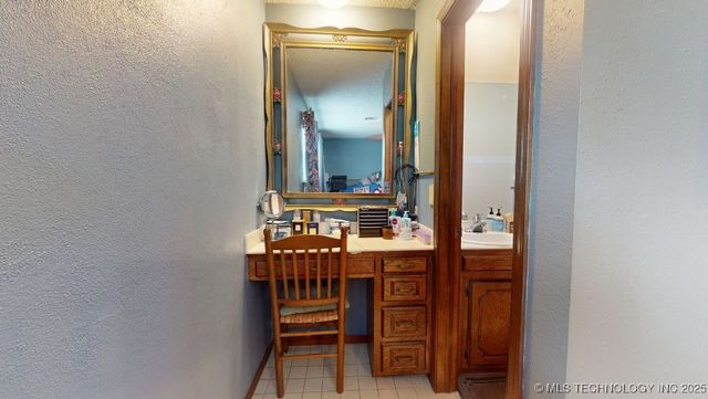 2064 Highway 77 Highway S, Davis, OK 73030