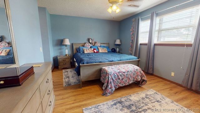 2064 Highway 77 Highway S, Davis, OK 73030