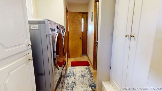 2064 Highway 77 Highway S, Davis, OK 73030