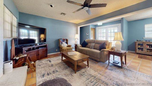 2064 Highway 77 Highway S, Davis, OK 73030