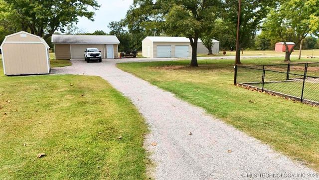 2064 Highway 77 Highway S, Davis, OK 73030