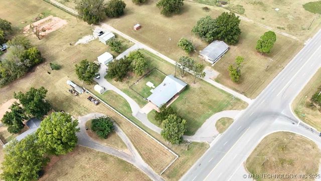 2064 Highway 77 Highway S, Davis, OK 73030