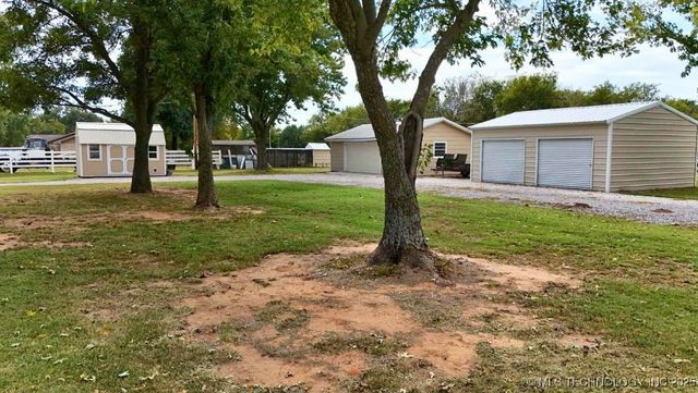 2064 Highway 77 Highway S, Davis, OK 73030