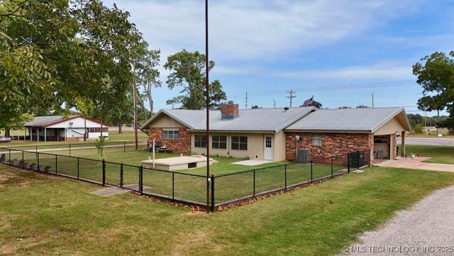 2064 Highway 77 Highway S, Davis, OK 73030