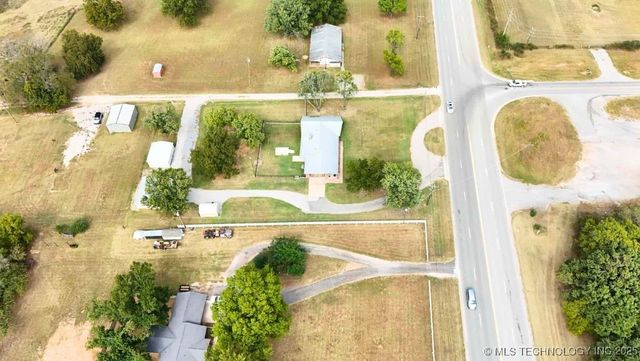 2064 Highway 77 Highway S, Davis, OK 73030