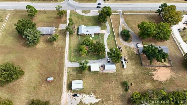 2064 Highway 77 Highway S, Davis, OK 73030