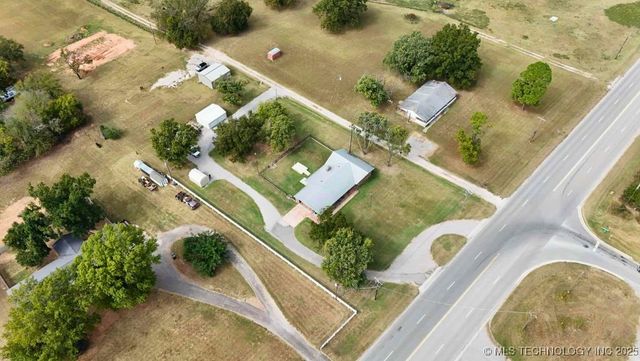 2064 Highway 77 Highway S, Davis, OK 73030