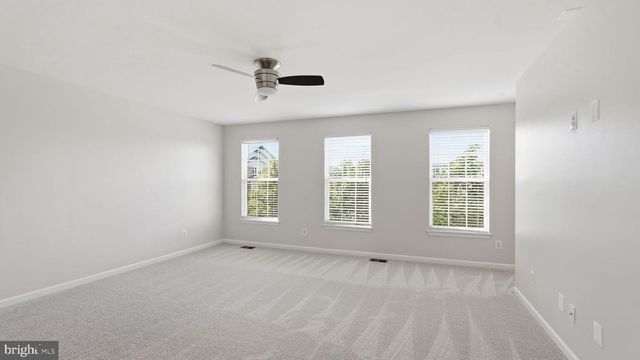 15360 KENSINGTON PARK DR, Woodbridge, VA 22191