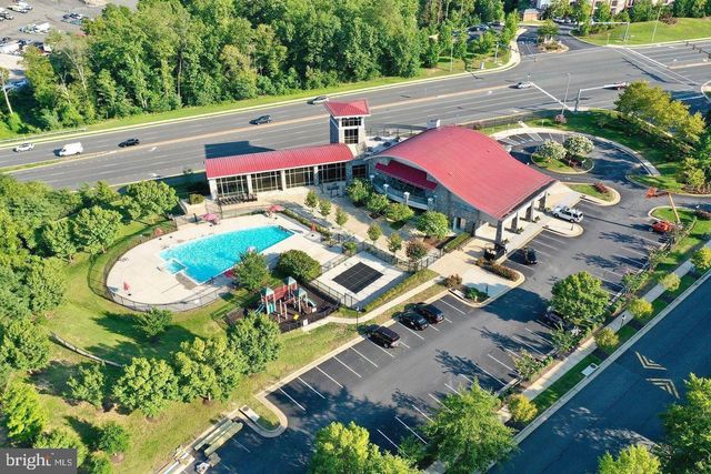 15360 KENSINGTON PARK DR, Woodbridge, VA 22191