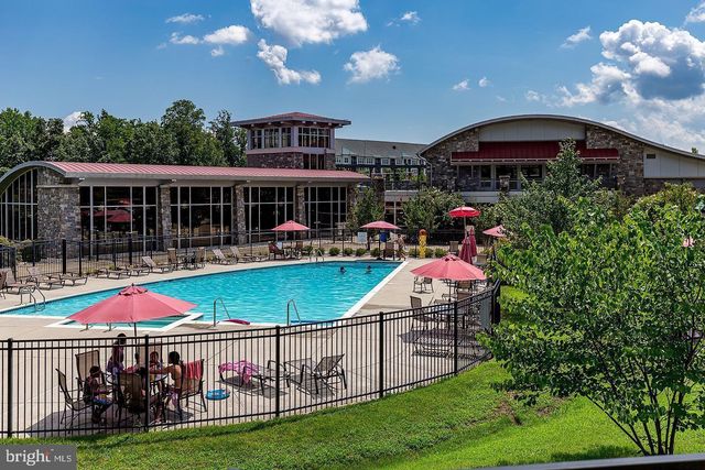 15360 KENSINGTON PARK DR, Woodbridge, VA 22191